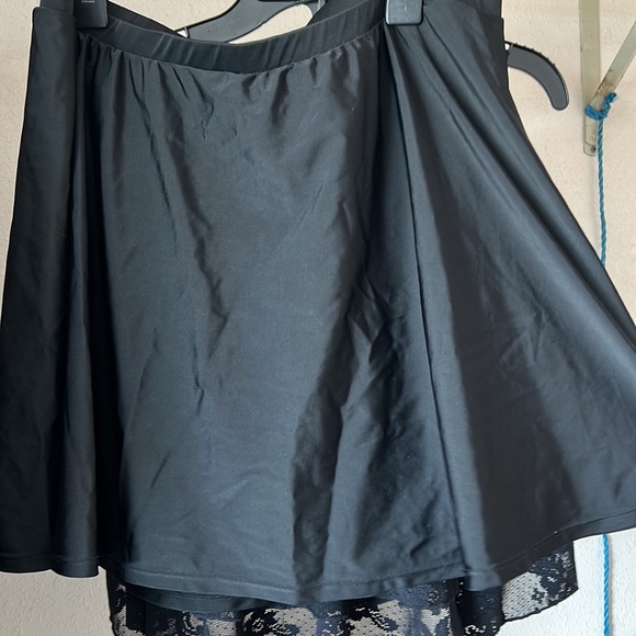 Torrid- Swimsuit Bra & Swim Skirt - Picture 2 of 6